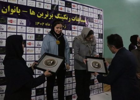 اختتامیه مسابقات برترین های بدمینتون بانوان کشور در زنجان برگزار شد