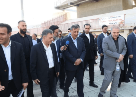 بازدید معاون اجرایی رئیس‌جمهور از ورزشگاه ۱۵ هزار نفری زنجان
