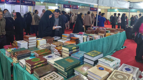 فروش بیش از ۷.۲ میلیارد تومان کتاب در زنجان